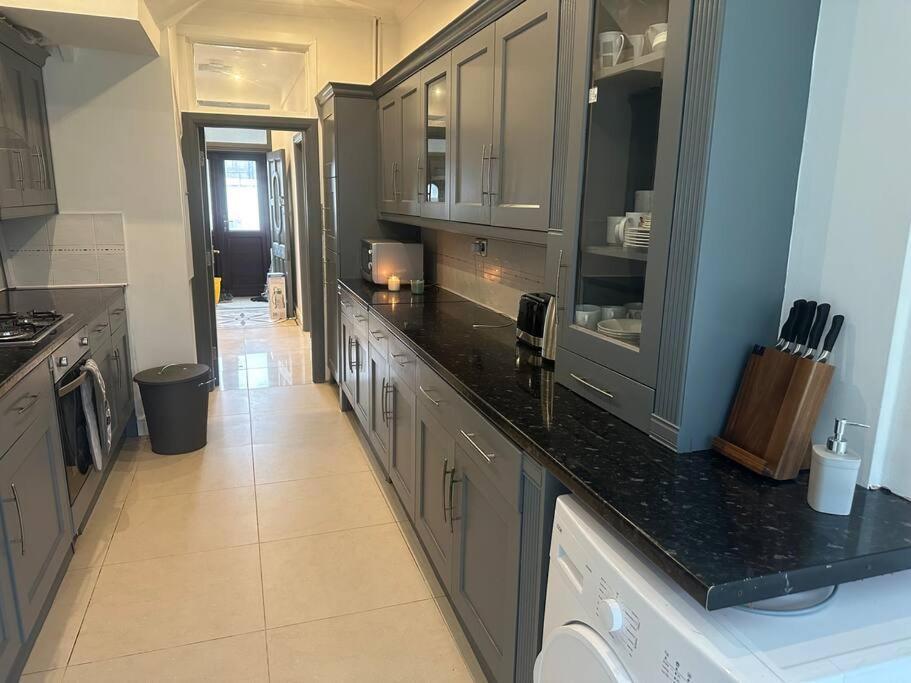 5 Bedroom House Se6 ลอนดอน ภายนอก รูปภาพ