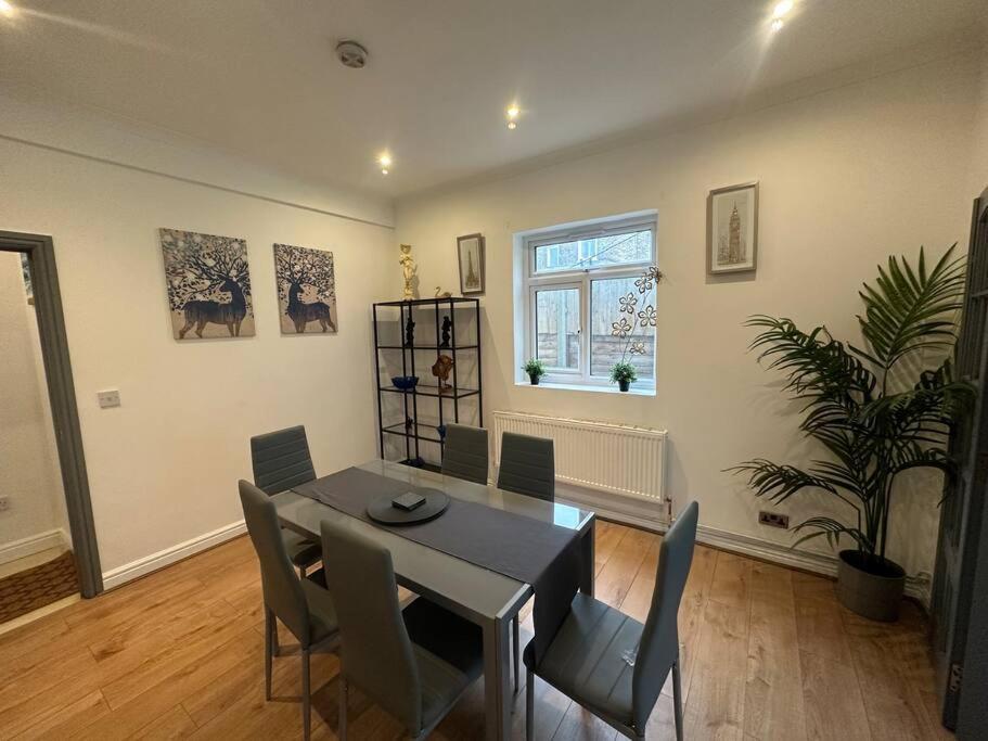 5 Bedroom House Se6 ลอนดอน ภายนอก รูปภาพ