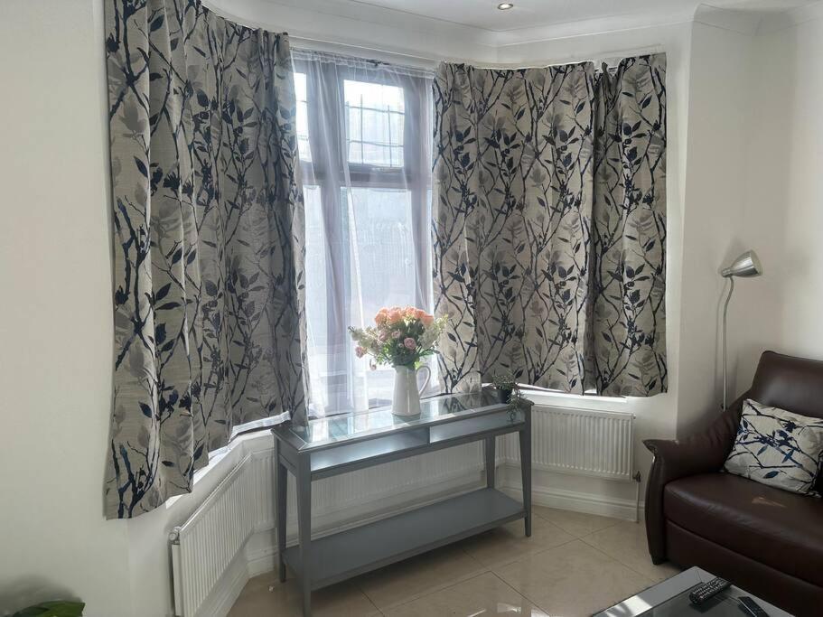 5 Bedroom House Se6 ลอนดอน ภายนอก รูปภาพ